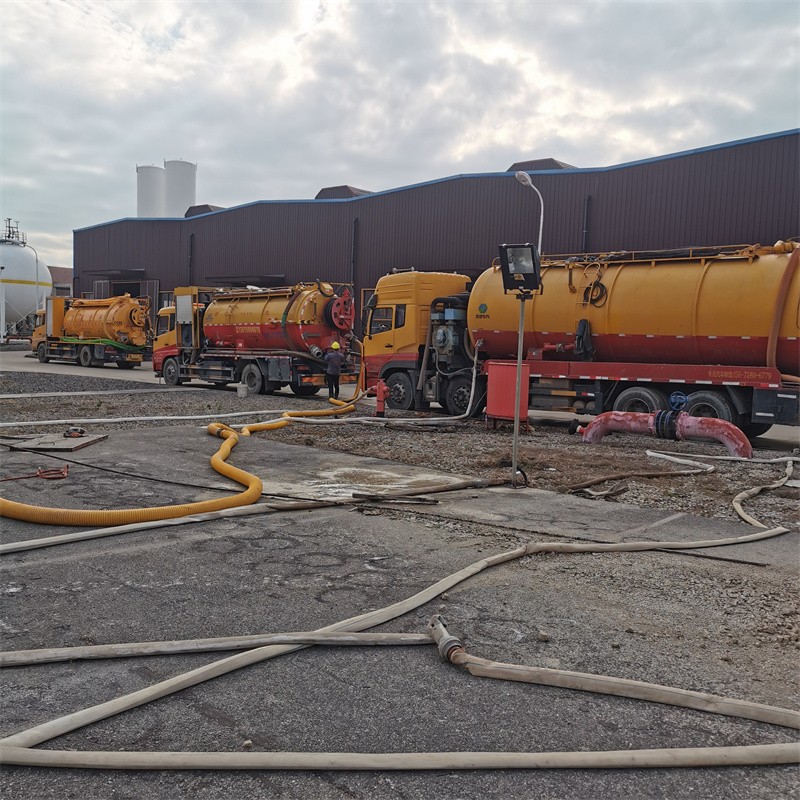 龙子湖污水池清理