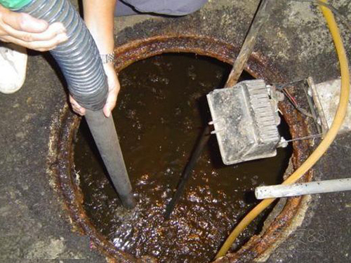 龙子湖隔油池清理