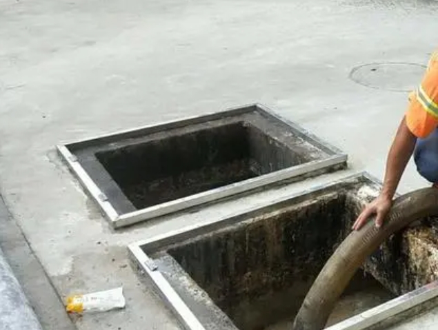 龙子湖化粪池清理